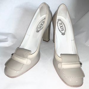 Tod’s Feminine Pumps